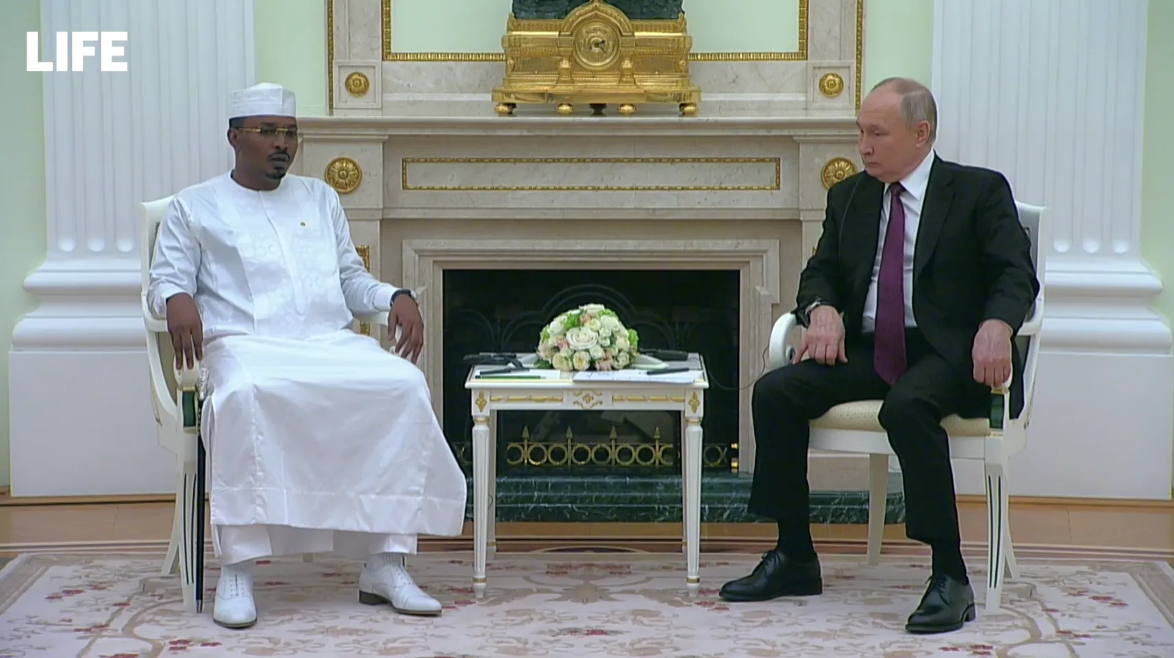 Президент Чада на встрече с Путиным выразил соболезнования из-за крушения Ил-76