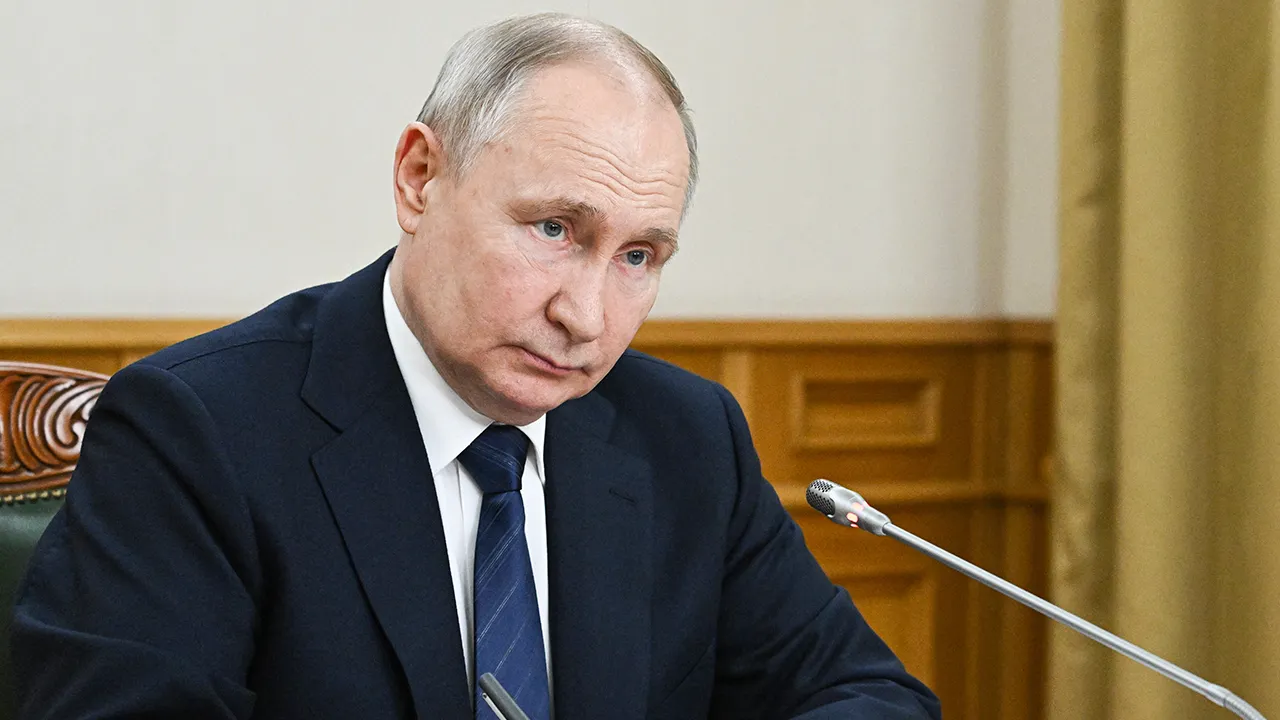 форма уведомления о приеме бывшего госслужащего. как госслужащему подать. предоставление справок о доходах госслужащих. требования к гражданскому поведению гражданского служащего. документы личного дела муниципального служащего.