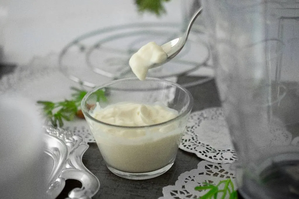 Вкусно, но не полезно: Диетолог предупредила об опасности покупных йогуртов