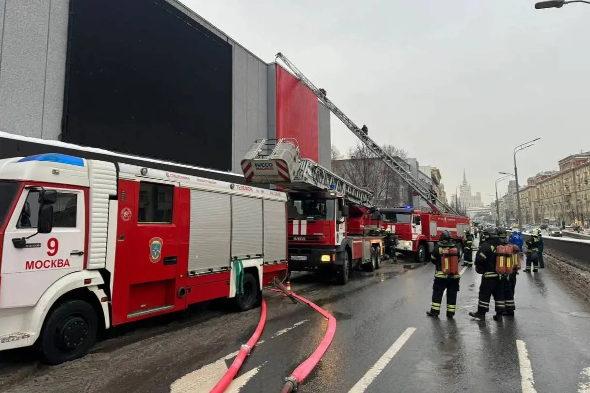 Пожар в Театре сатиры в центре Москвы полностью ликвидирован