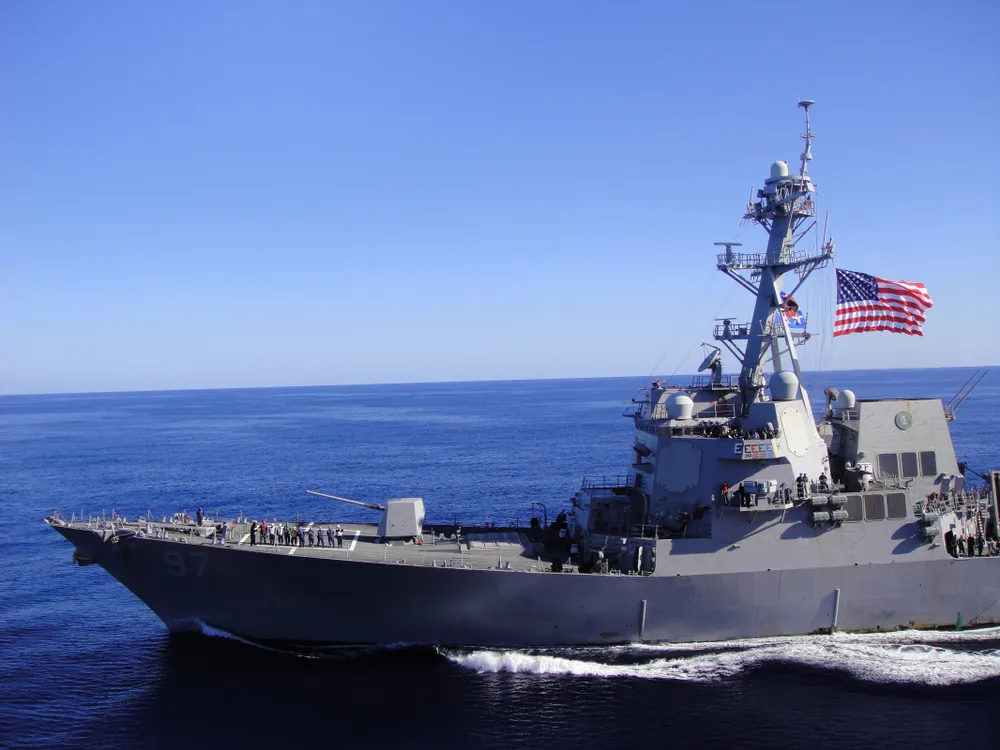 "Потопят корабли": Полковник описал неутешительный для США сценарий войны с Россией