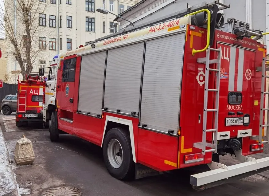 Три района Москвы остались без света и отопления в мороз из-за пожара