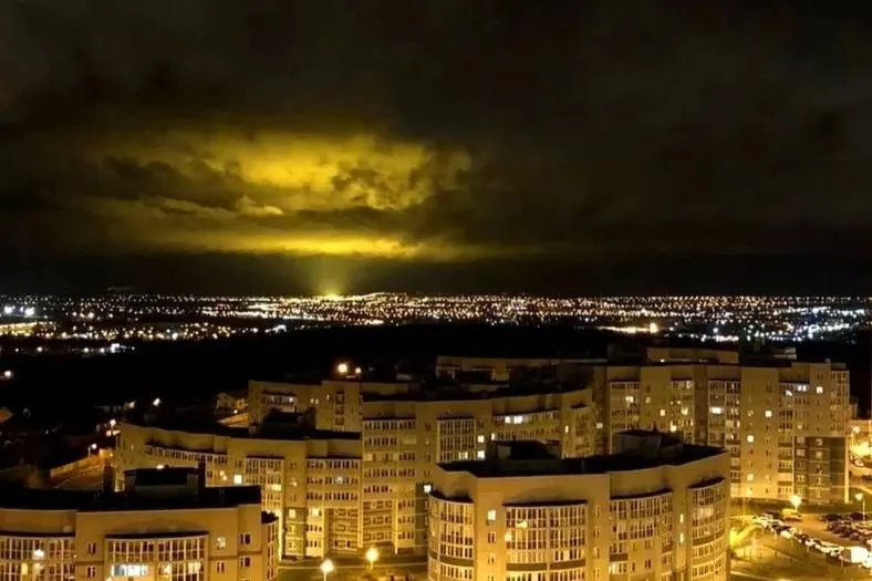 В Белгороде объявлена ракетная опасность, жителей просят оставаться дома