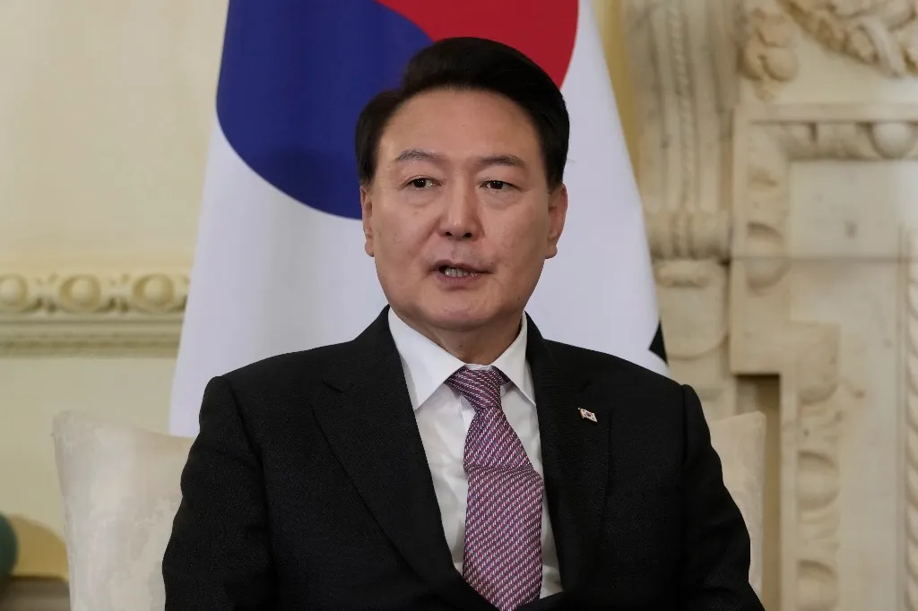 20 студентов попытались прорваться в офис президента Южной Кореи из-за его жены