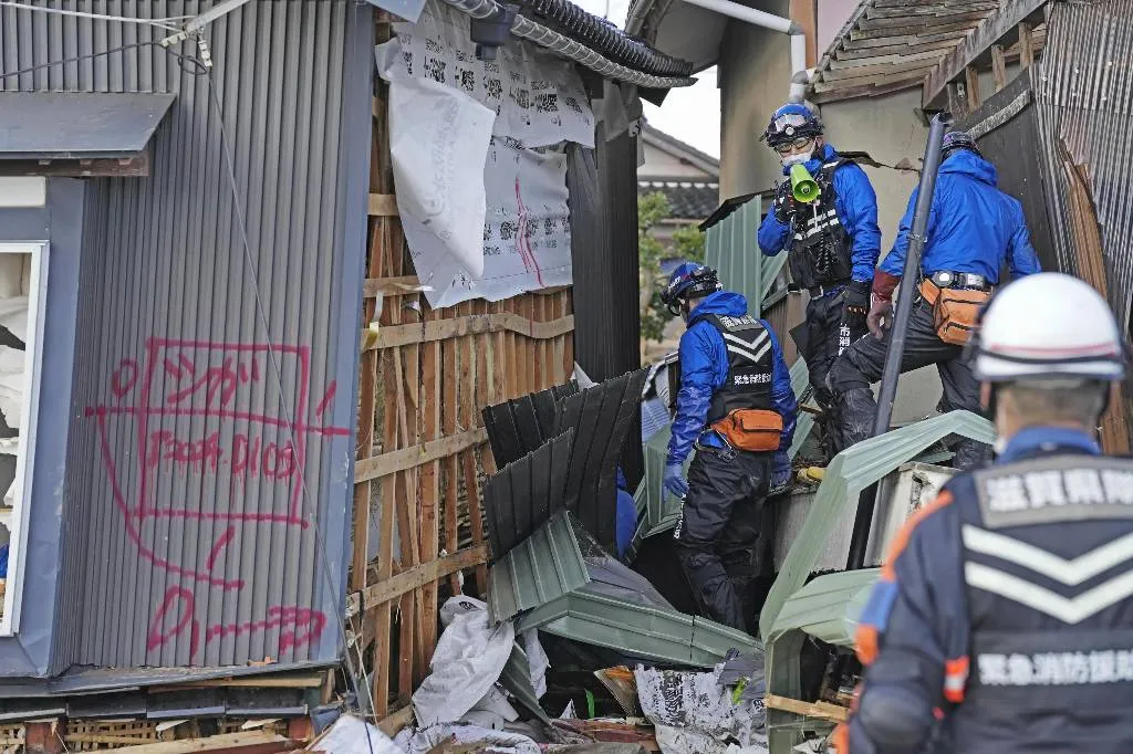 Число жертв землетрясений в Японии увеличилось до 110