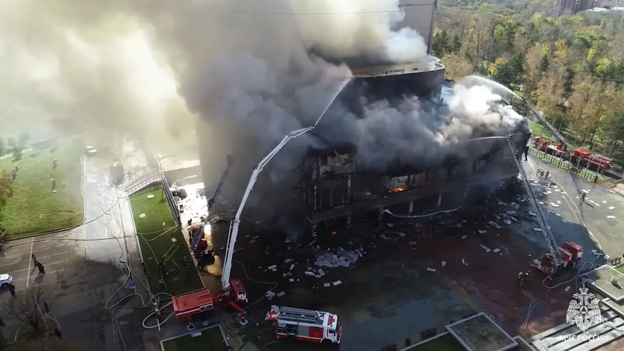 СК возбудил уголовное дело после пожара в музыкальном театре Хабаровска