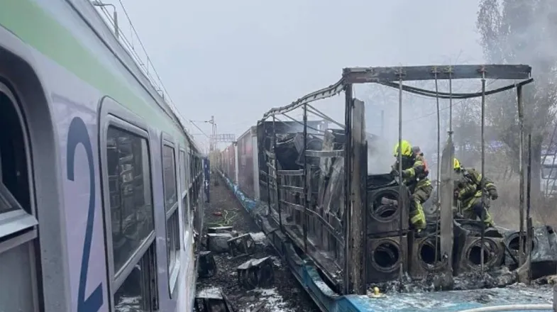 В Польше пришлось эвакуировать более тысячи человек из-за пожара на двух поездах