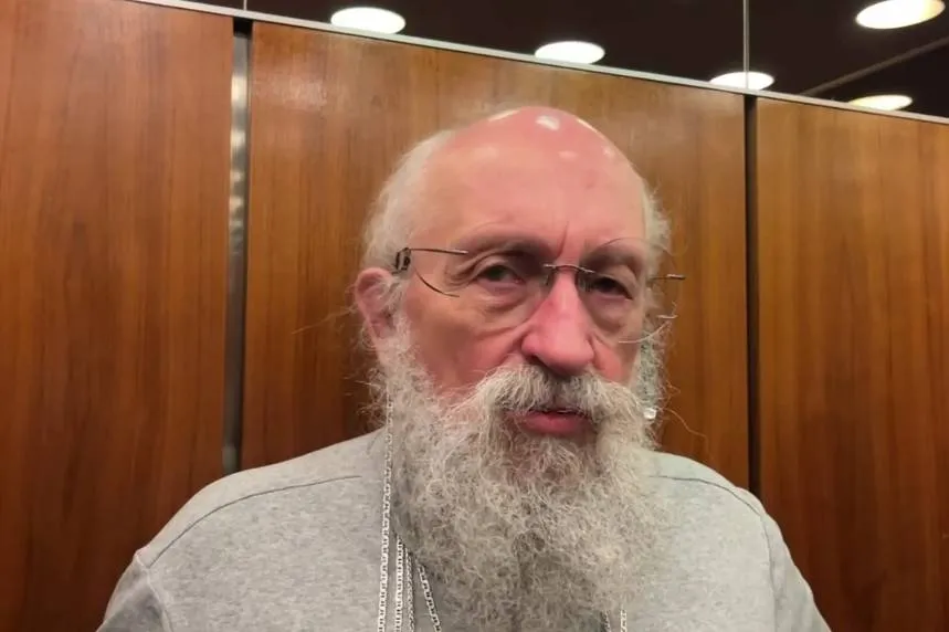 «А запретить думать они не пробовали?»: Вассерман разнёс идею коллег по ГД о курении на ходу