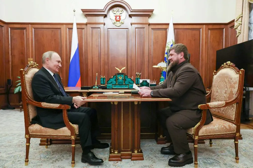Путин в Кремле вручил Кадырову орден за заслуги перед Отечеством II степени