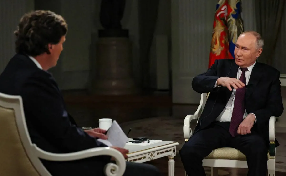 Рябков назвал интервью Путина Карлсону прорывом информационной блокады России