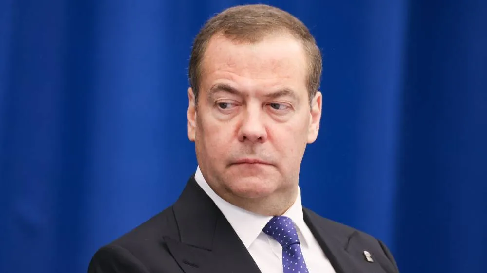 Медведев: Лидеры Запада относятся к другим странам 