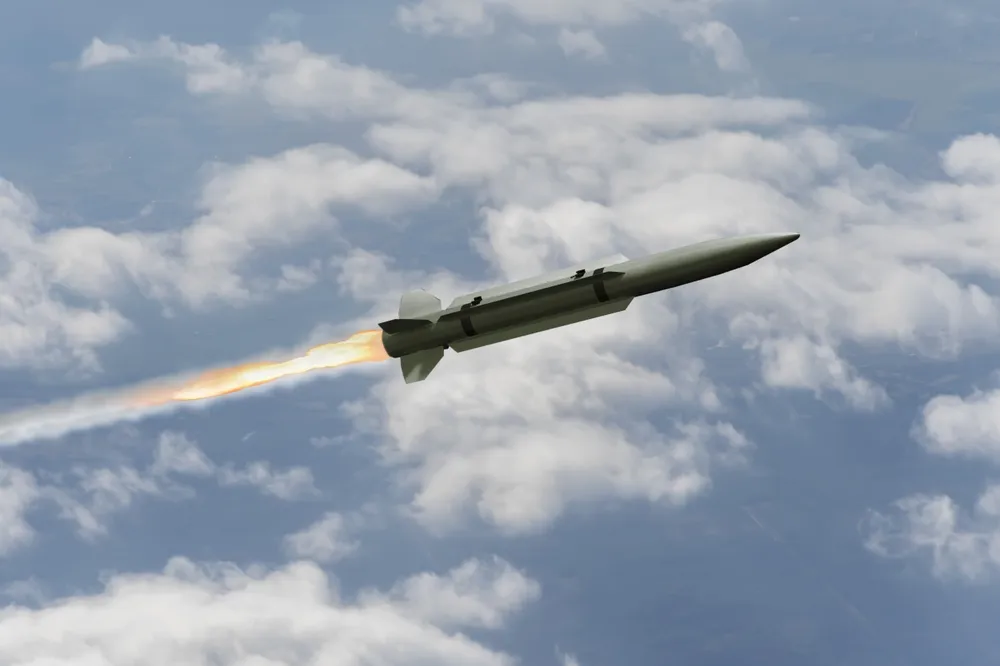 Силы ПВО в Севастополе сбили ракеты над акваторией и в районе аэродрома 