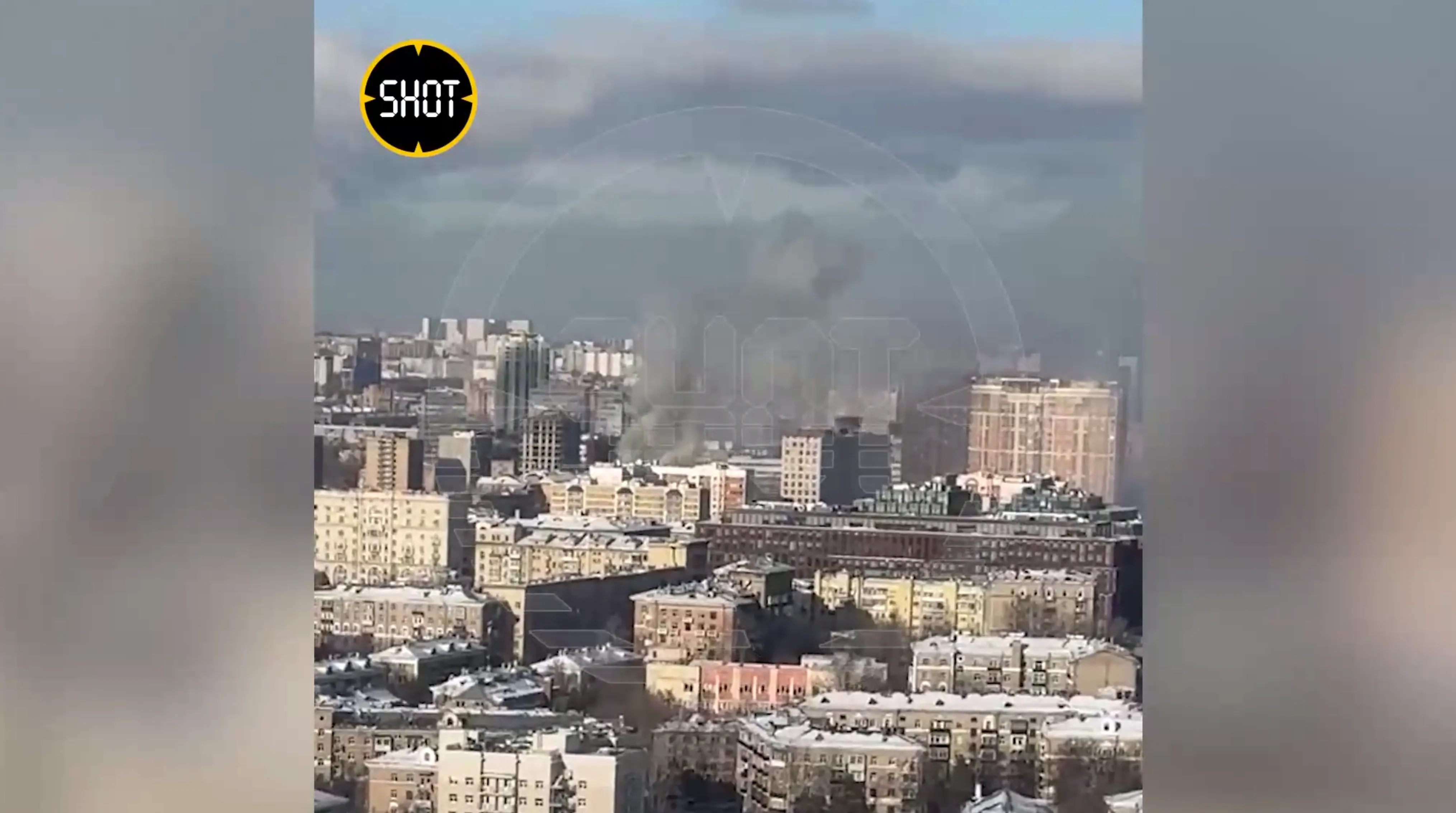 Шестиэтажный дом горит в районе Аэропорт в Москве