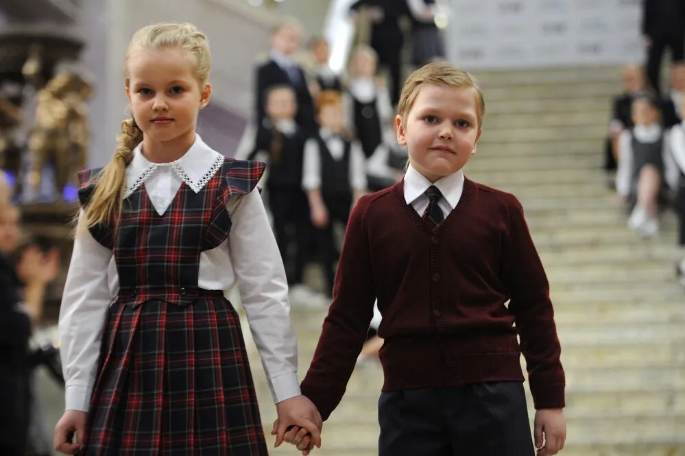 Россияне выступили за введение школьной формы по всей стране