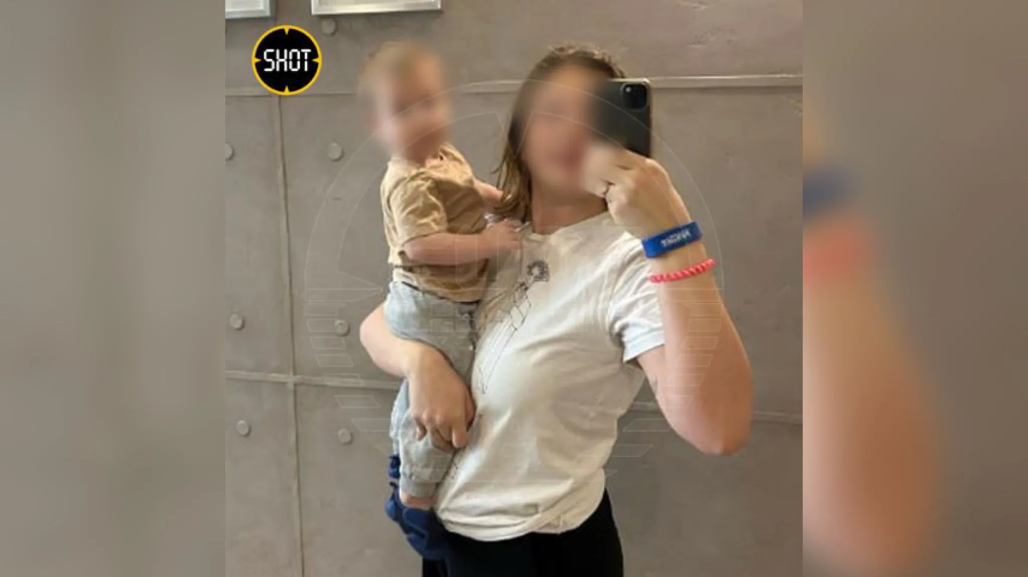 Женщину, кормившую ребёнка грудью в раздевалке, выгнали из московского фитнес-клуба