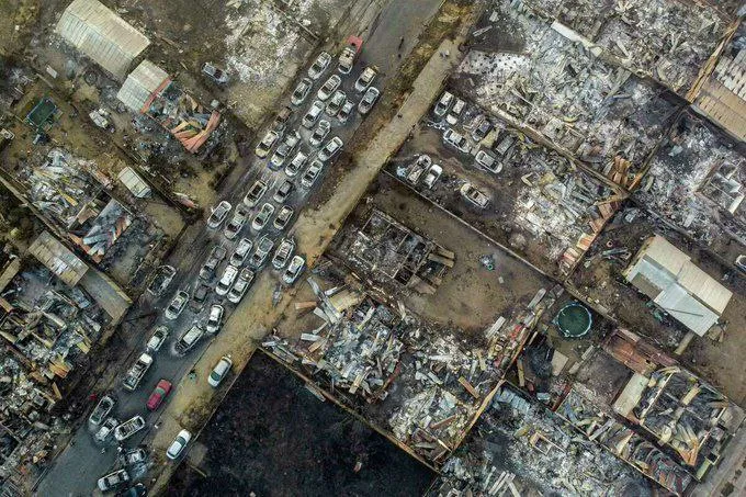 Число жертв лесных пожаров в Чили возросло до 64, в стране объявлен траур