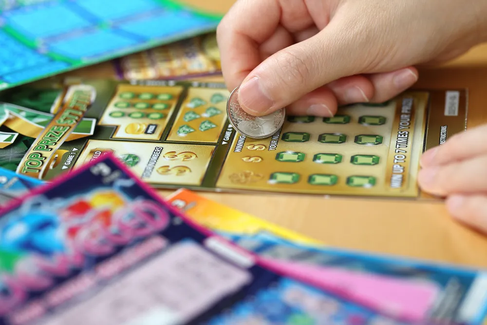 Невезучая продавщица спёрла 800 лотерейных билетов, но вместо выигрыша ей грозит срок
