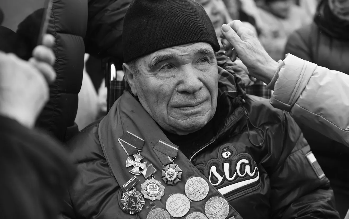 Семикратный чемпион мира по хоккею с мячом Николай Дураков умер в 89 лет