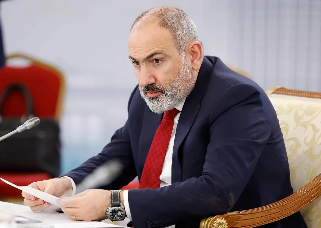 Пашинян: Россию уведомили, что Армения может сама нести службу в Звартноце