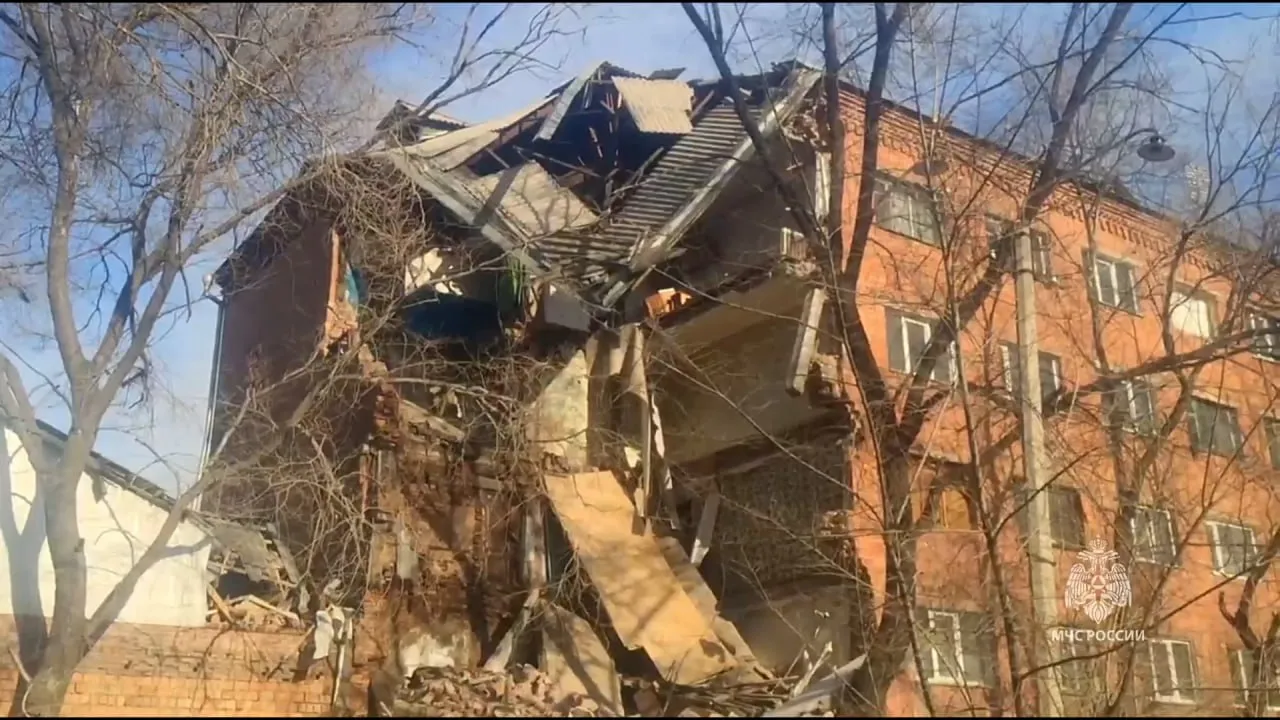 В Хакасии рухнула часть жилого дома