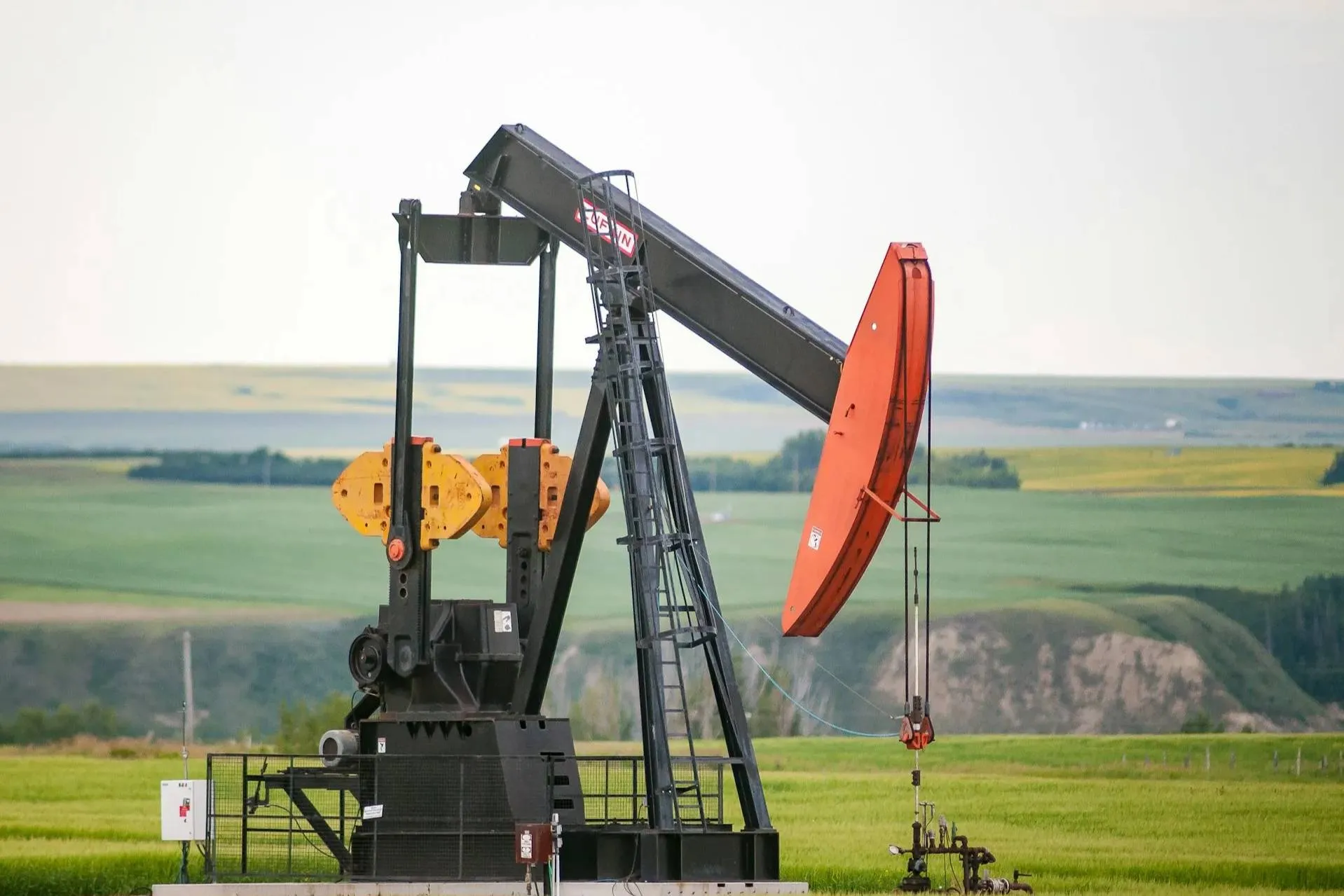 Нефть Brent пробила отметку $87 за баррель впервые с ноября 2023 года