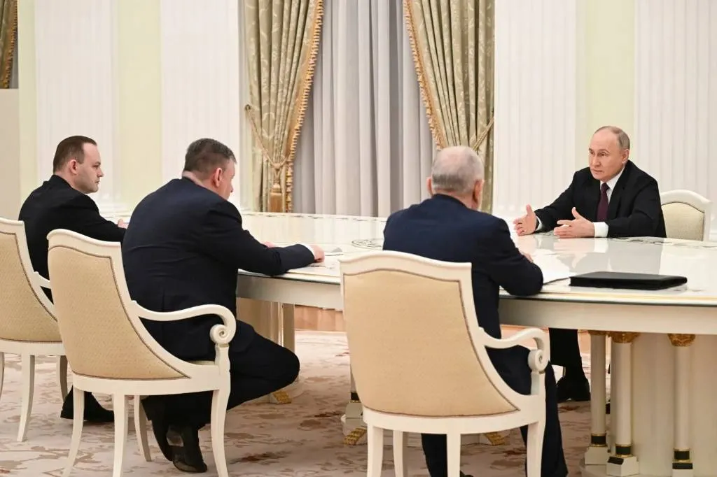 Путин пообещал найти золотую середину при обсуждении изменения налоговой системы