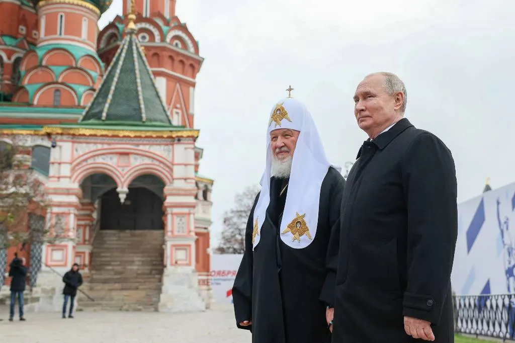 Патриарх Кирилл поздравил Путина с победой и пожелал щедрой помощи Божией