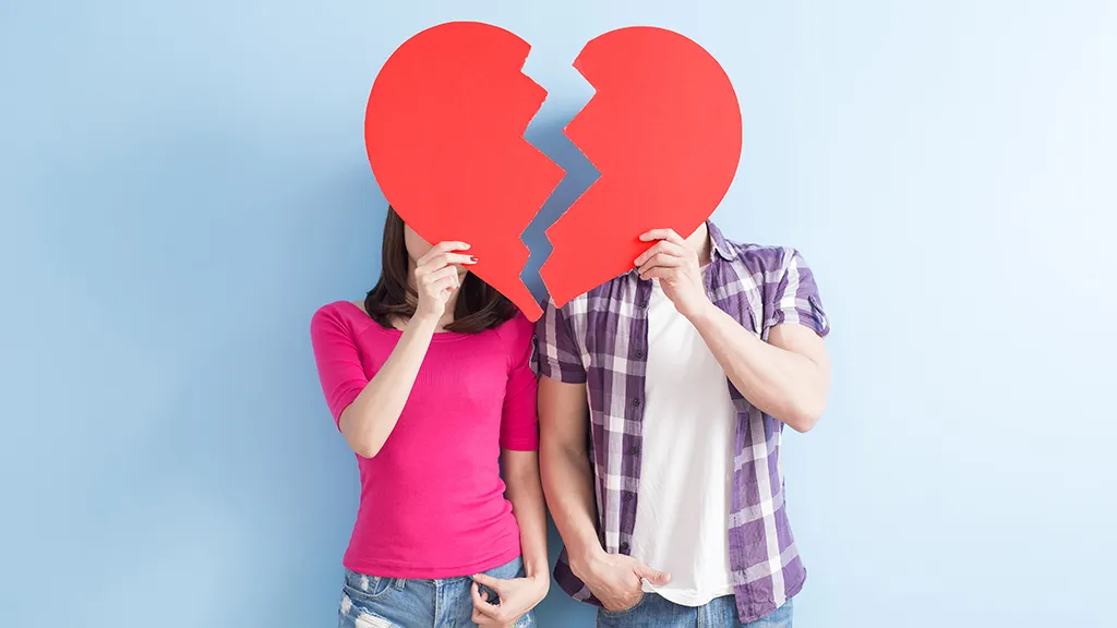5 тревожных признаков, что ваш партнёр уже начал по-тихому выходить из отношений