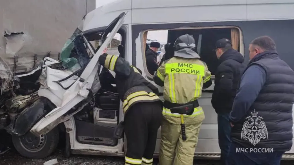 11 человек пострадали в жёстком ДТП с туристическим автобусом под Владикавказом