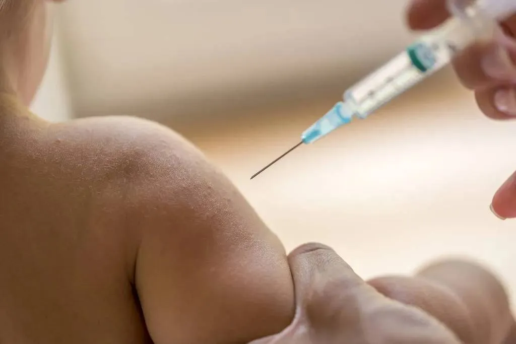 Младенец умер после прививки от полиомиелита в частной клинике в Петербурге