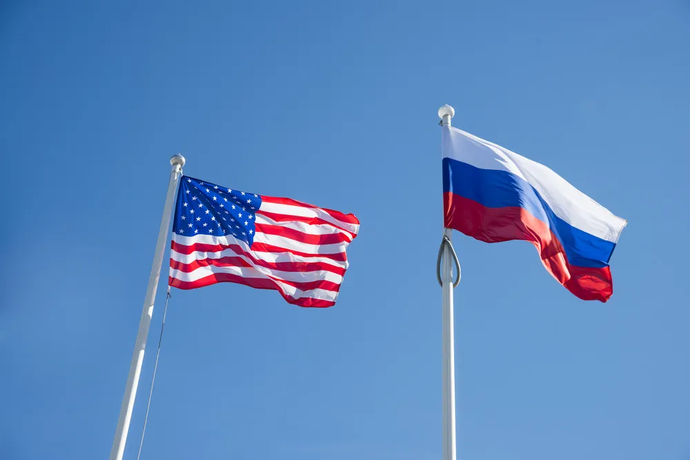 Песков: Россия выступает за комплексное обсуждение всех вопросов с США