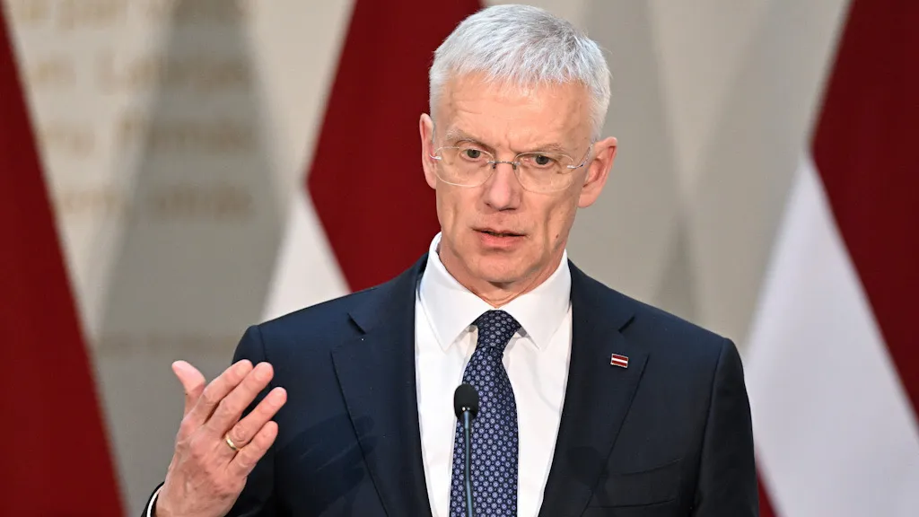 Глава МИД Латвии подал в отставку после того, как вскрылось, как он шиковал на бюджетные деньги