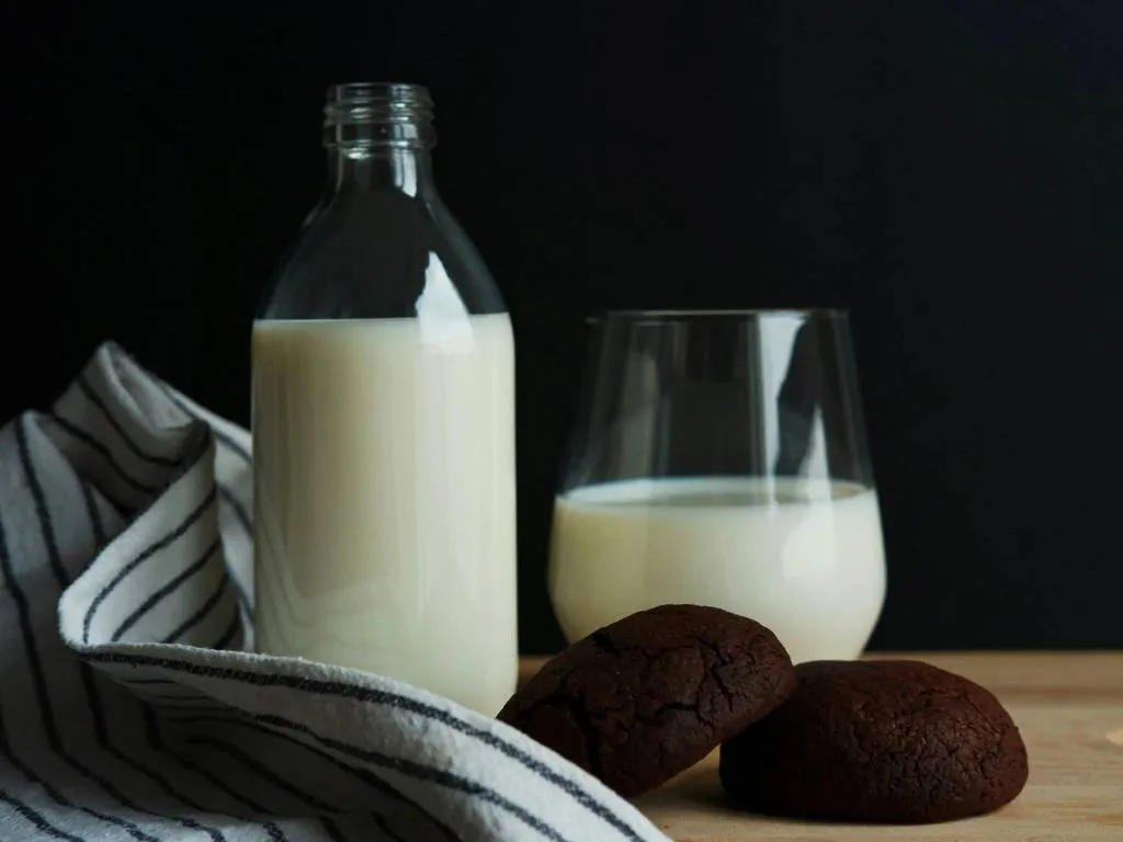 Эксперт рассказала, чем опасен тренд на отказ от молока