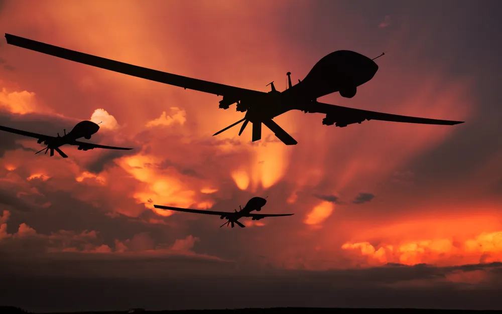 Свыше 10 дронов ВСУ попытались атаковать объекты инфраструктуры и НПЗ на Кубани