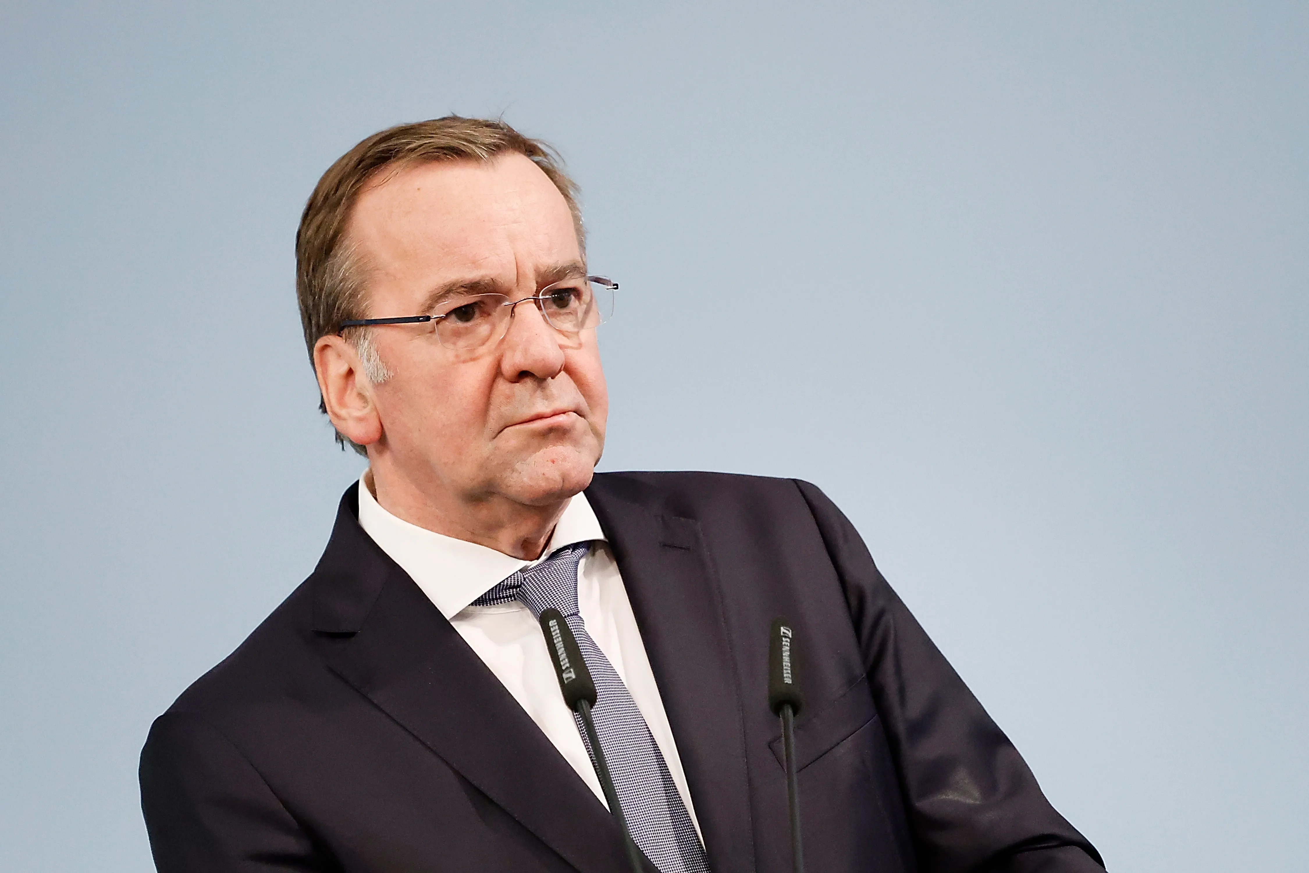 Депутаты Бундестага собираются потребовать отставки Писториуса