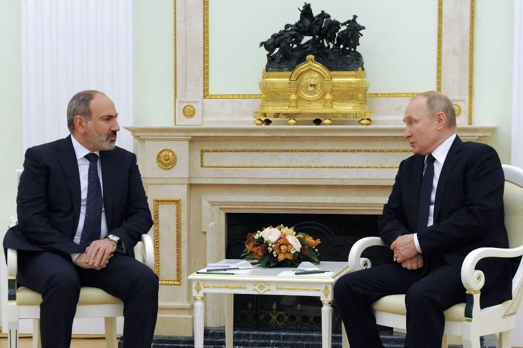 Песков: В графике Путина нет контактов с премьером Армении Пашиняном