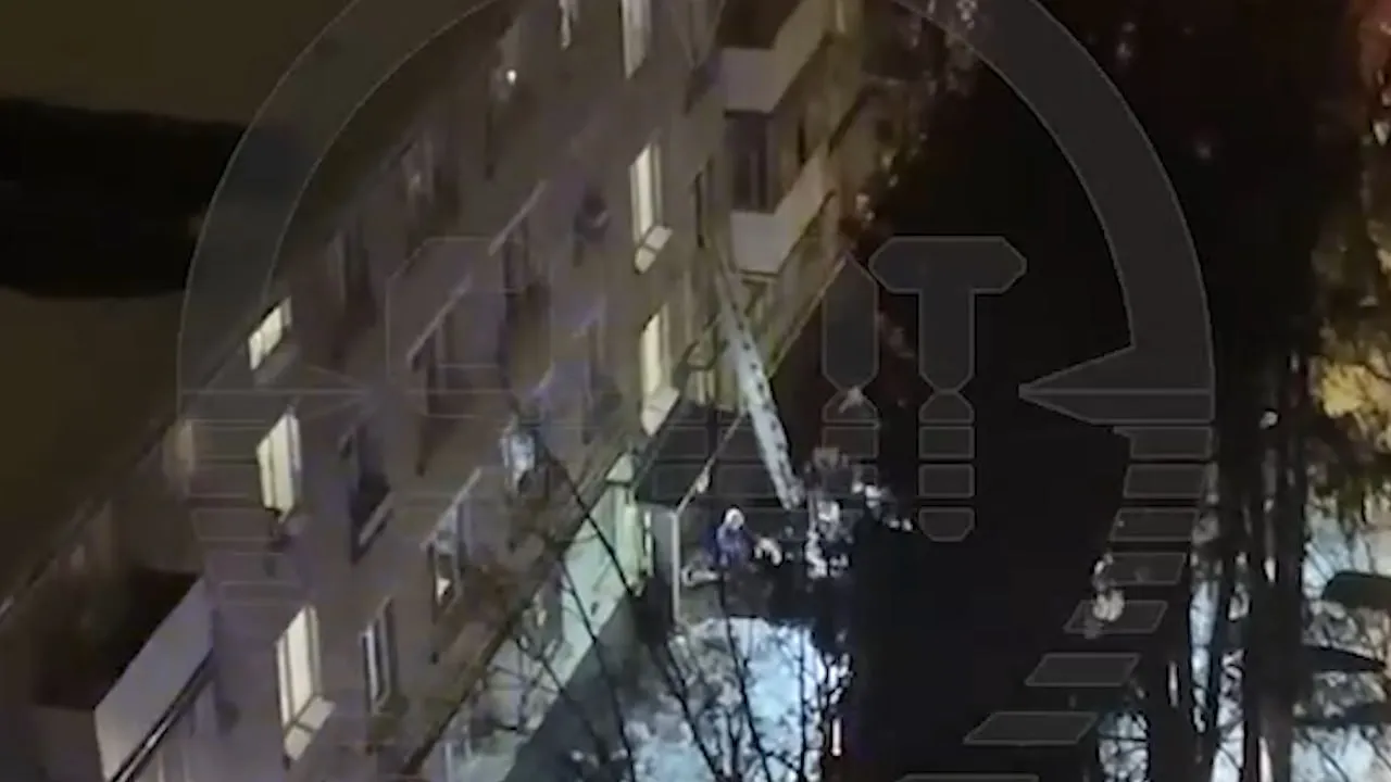 Два человека погибли при пожаре из-за возгорания холодильника в Новой Москве