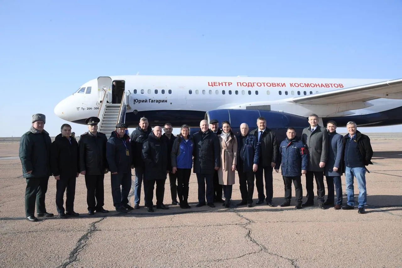Экипаж корабля "Союз МС-25" прибыл на Байконур