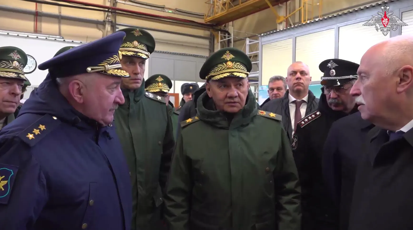 Шойгу показали новую систему защиты РЛС на заводе "Алмаз-Антея"