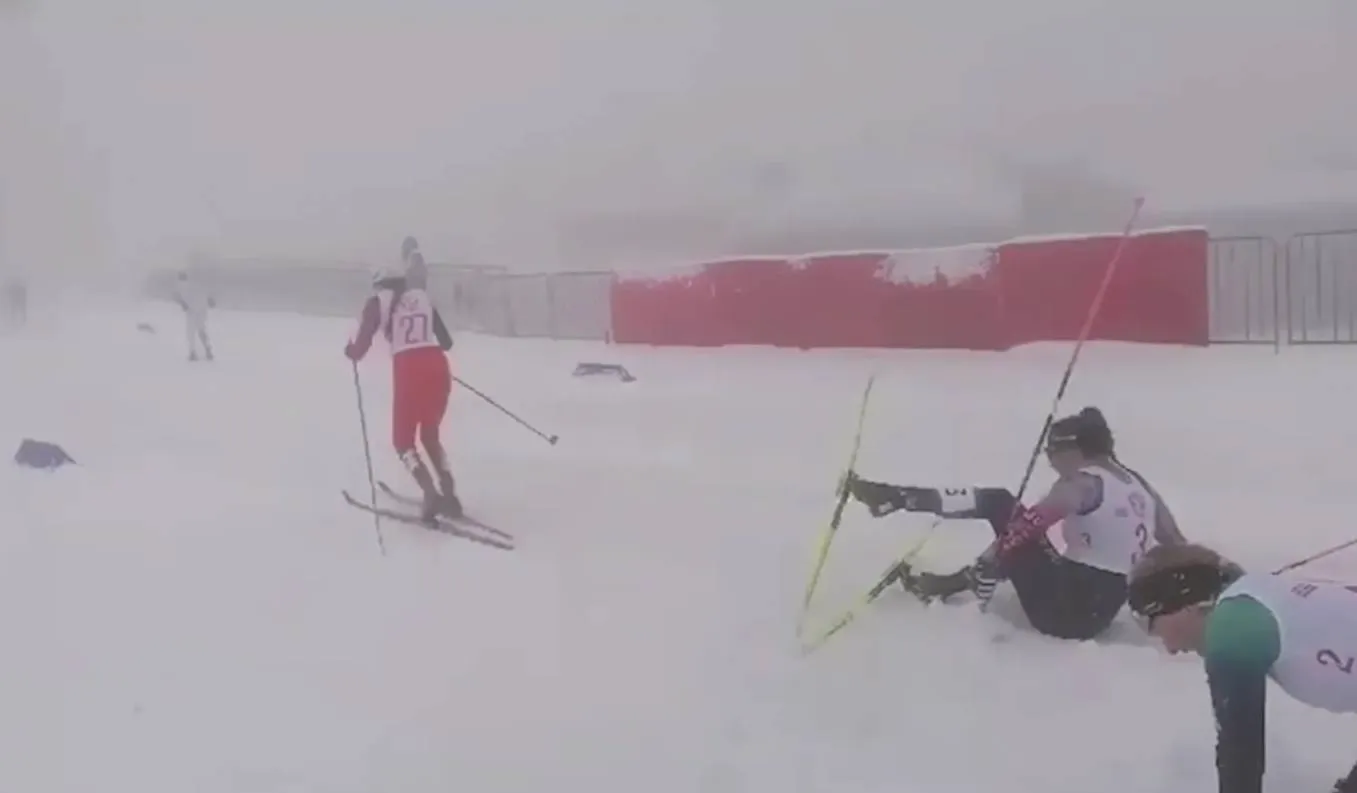 Во время лыжной гонки в Сочи произошёл крупный завал, пострадали девять спортсменок