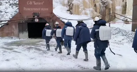 Песков: Путин получает доклады по ЧП на руднике "Пионер", все меры были приняты