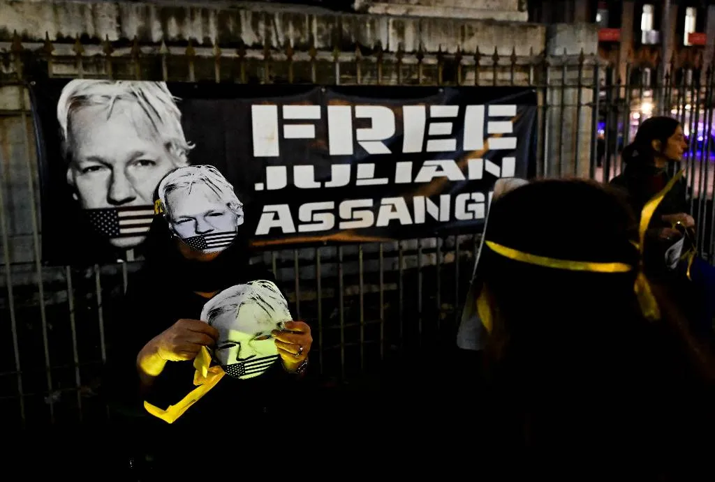 Байден рассматривает просьбу Австралии о закрытии дела против Ассанжа