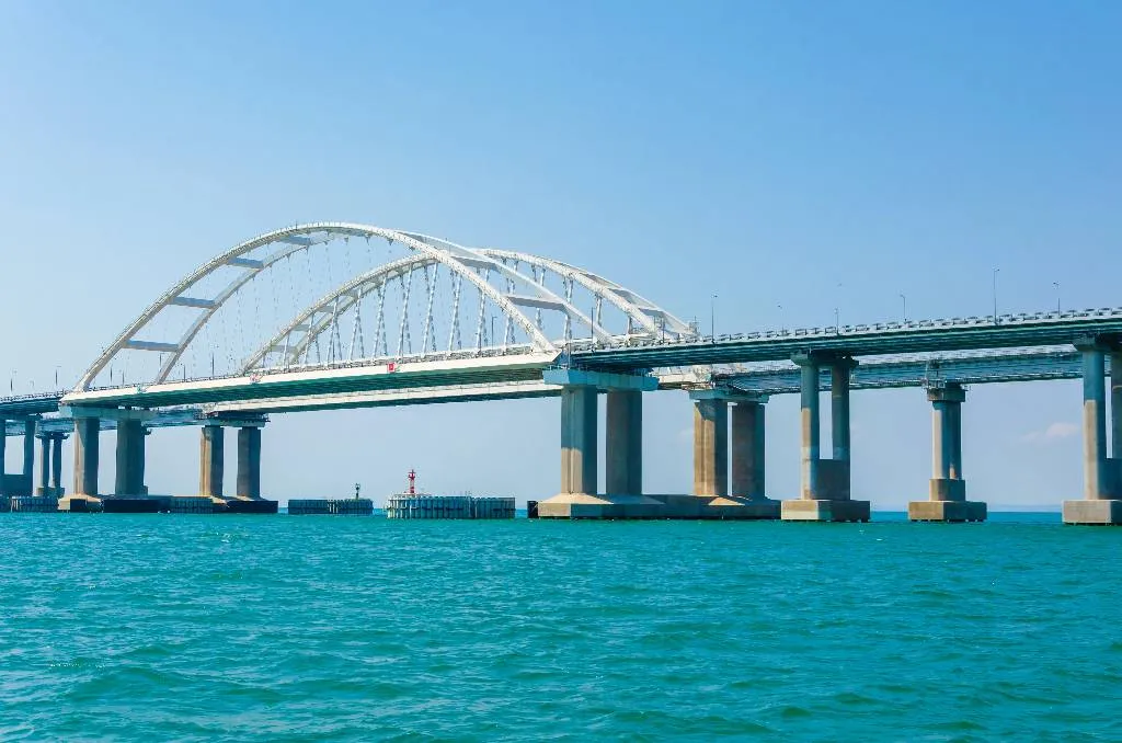 Британские СМИ заявили о мечтах Киева разрушить Крымский мост до середины июля