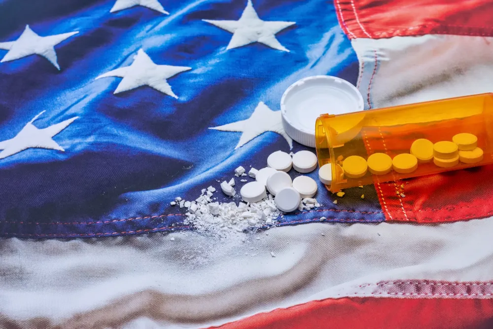 Конгресс заявил о прямой причастности Китая к опиоидной эпидемии в США
