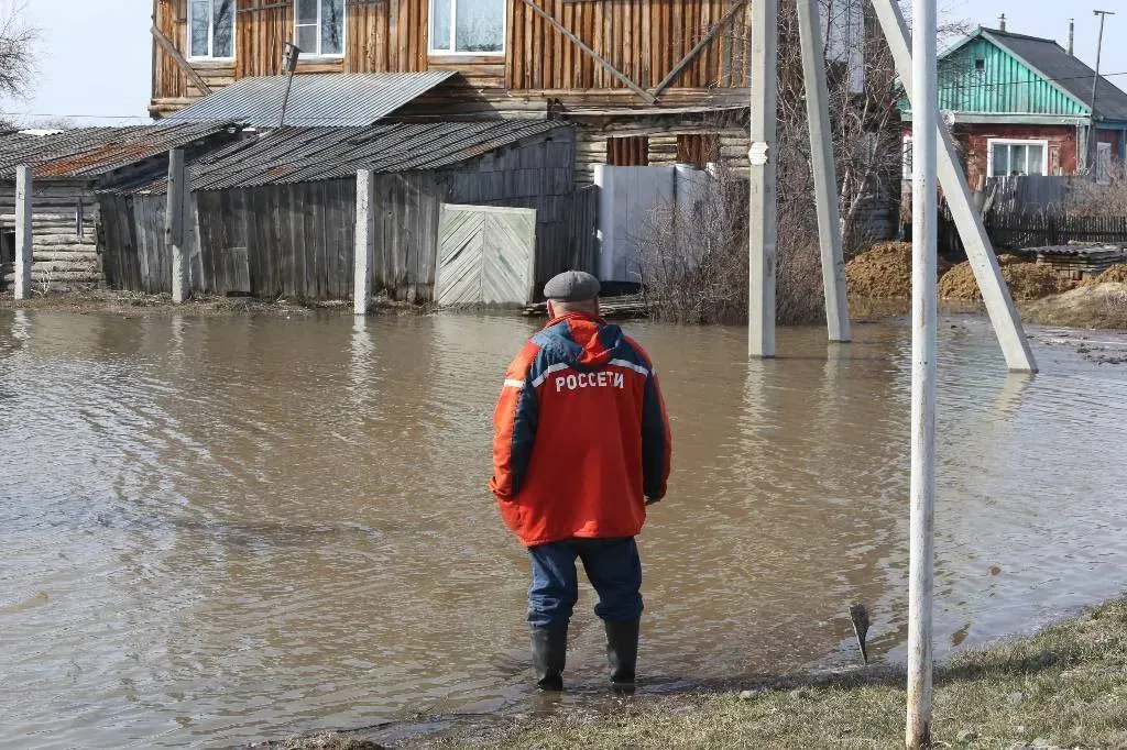 В Тюменской области пострадавшим от паводка выплатят по 50 тысяч рублей на срочные нужды