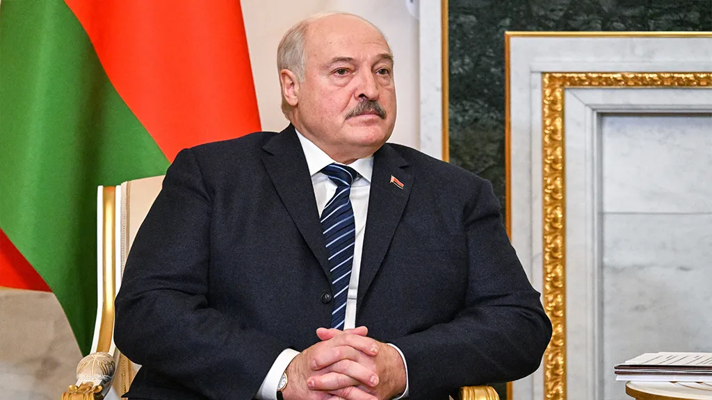 Лукашенко заявил, что не хочет войны, но уже к ней готовится