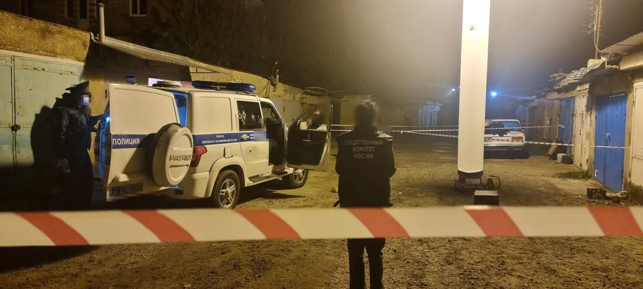 СК показал место вооружённого нападения на наряд полиции в КЧР: двое убиты, один ранен