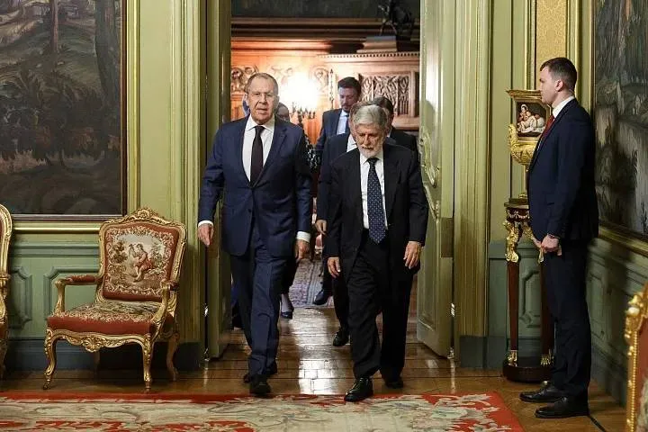 Лавров и представитель президента Бразилии провели  переговоры в Москве