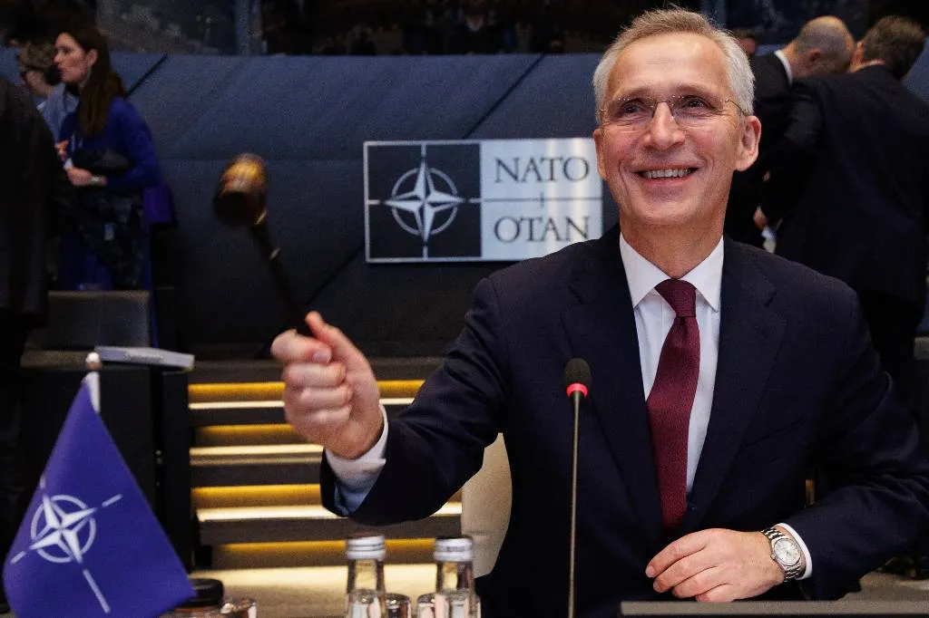 В НАТО открестились от идеи размещать ядерное оружие в Польше