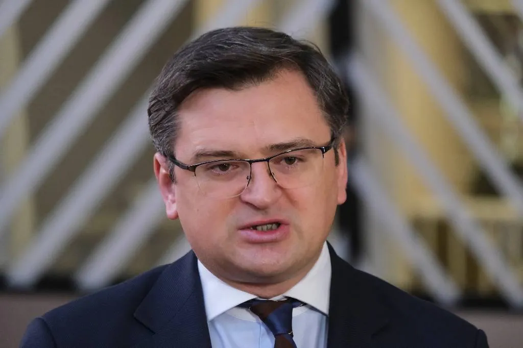 Кулеба призвал ЕС не расслабляться после решения США о помощи Киеву
